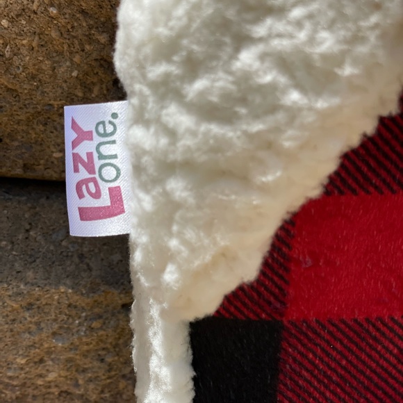 LAZY ONE - Picture 3 of 3